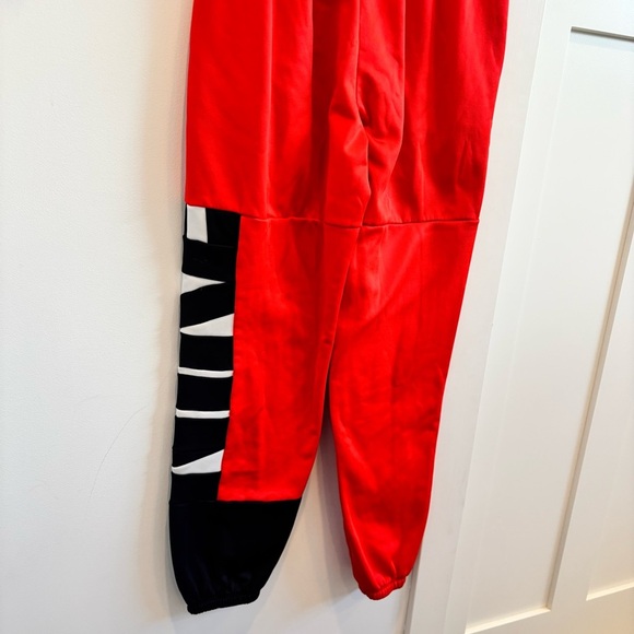 Nike Men's Therma-FIT Basketball Pants Size Medium Red with Nike Logo Pockets - Picture 7 of 15